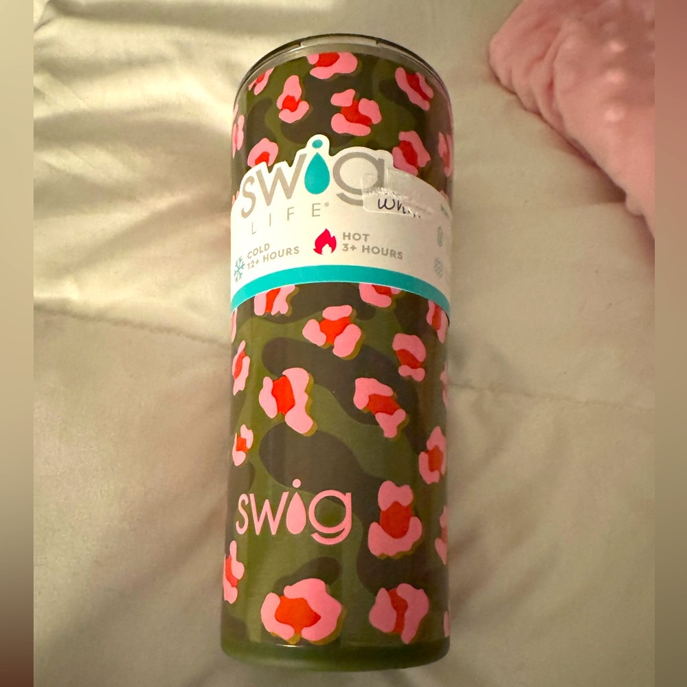 Swig Life Camo Floral Tumbler On The Prowl- free straws